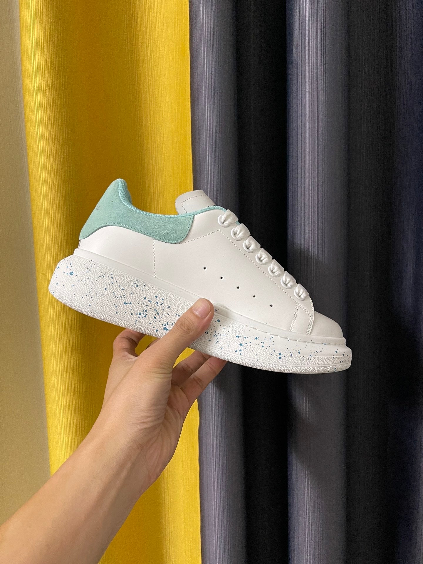 Alexander McQueen Oversized "White-Aquamarina"