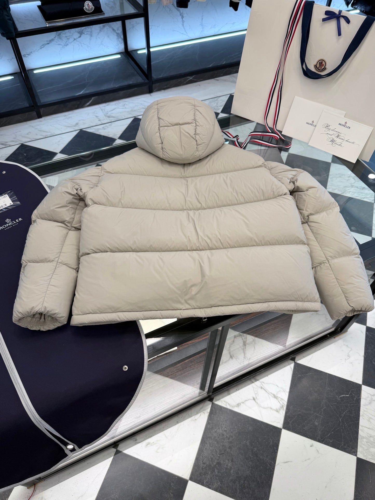 Moncler Meriera Hooded Short Down Jacket "Ice Grey"
