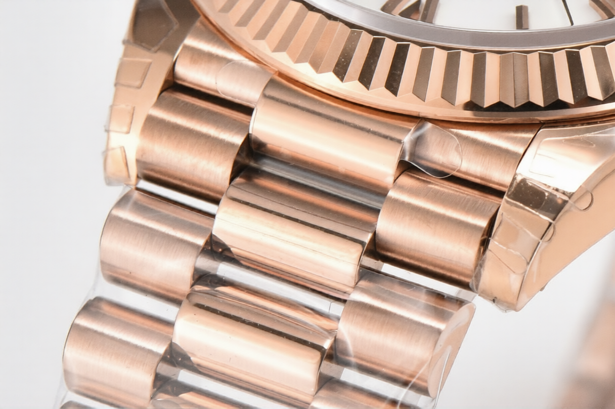 Rolex Day Date 40mm Rose Gold President Bracelet Roman White Dial