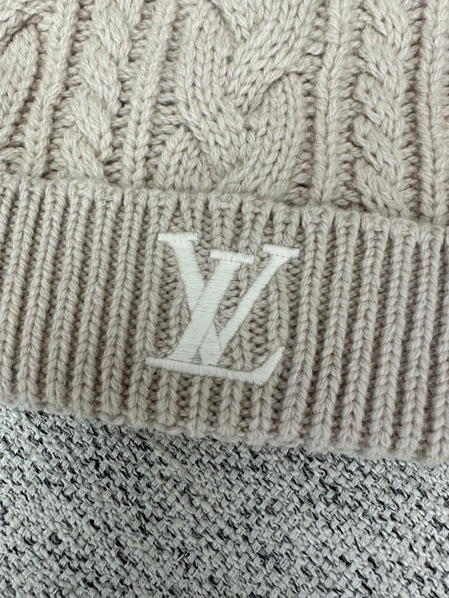 Louis Vuitton Only LV Mini Cable  Beanie "Grey"