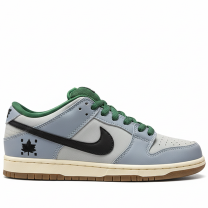 Nike SB Dunk Low "Maple Leaf"