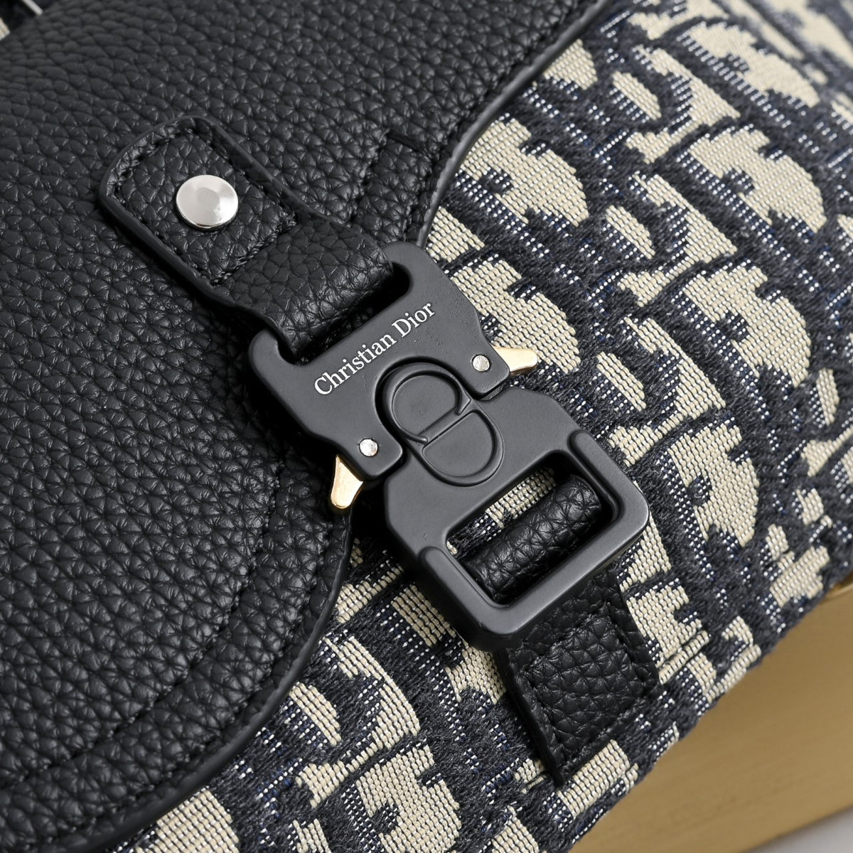 Dior Saddle Belt Bag "Dior Oblique Jacquard in Beige and Black and Grained Calfskin in Black"