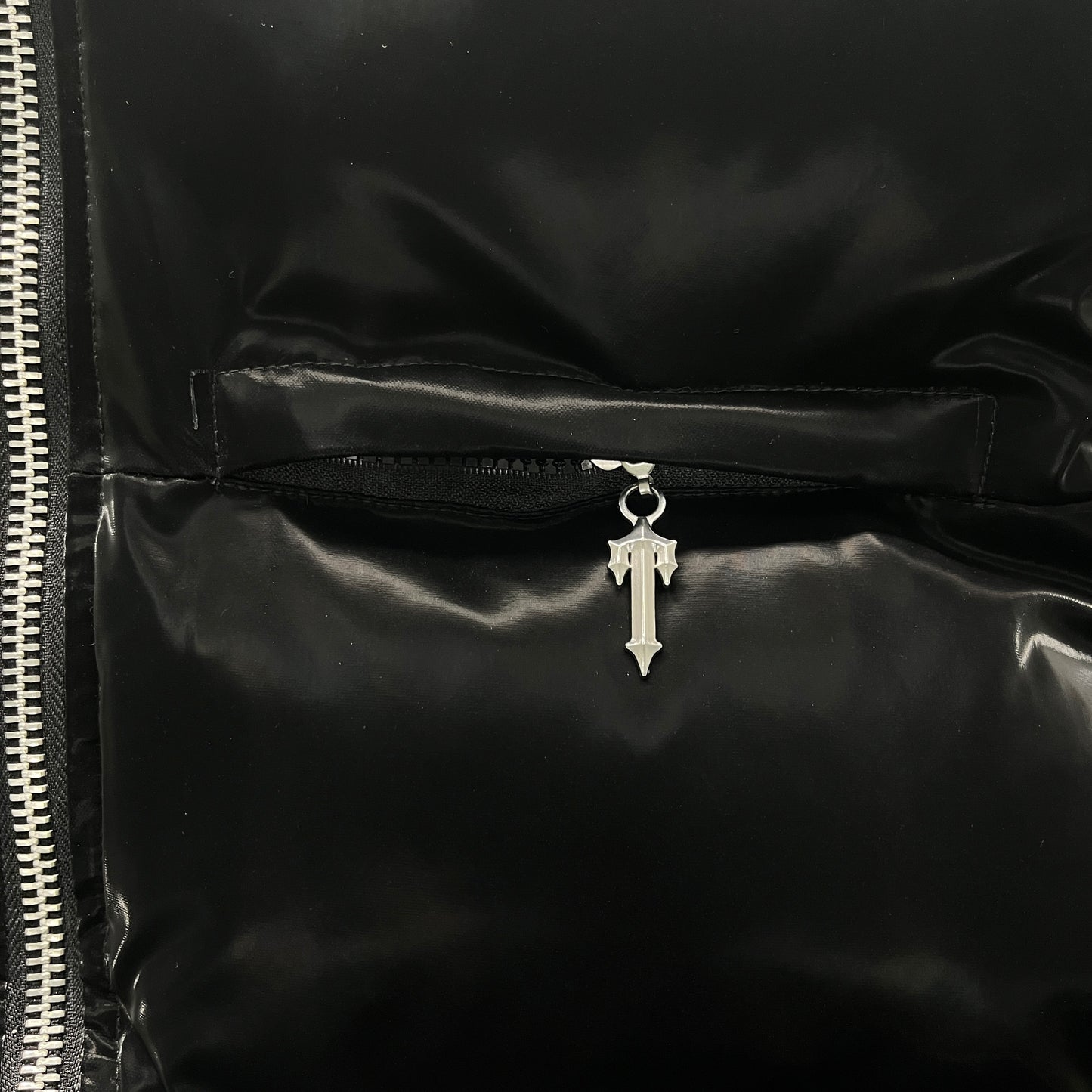 Trapstar Irongate Down Jacket "Shiny Black"