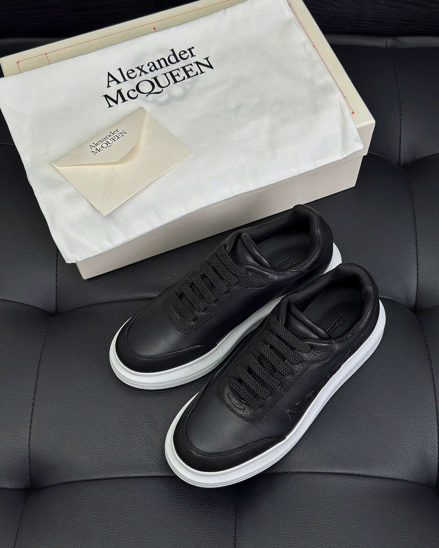 Alexander McQueen Oversized "Black"
