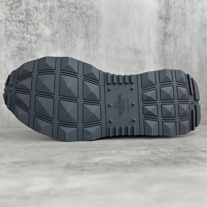 Valentino Garavani Netrunner "Blue-White-Red"