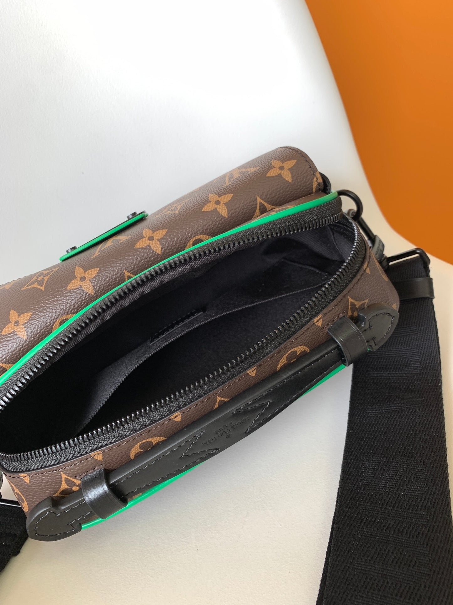 Louis Vuitton S Lock Messenger
