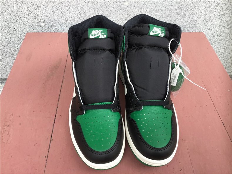 Air Jordan 1 Retro High OG "Pine Green"