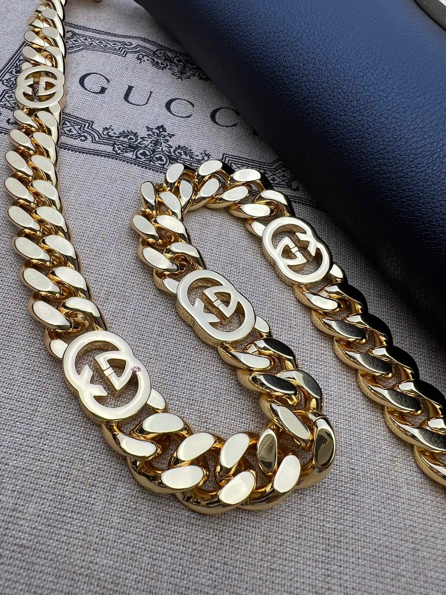 Gucci Blondie Shoulder Bag