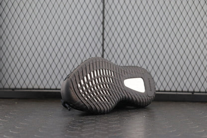 Yeezy 350 V2 "Core Black Red"