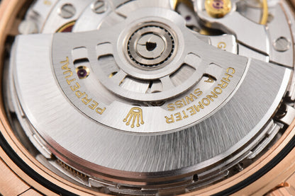 Rolex Day Date 40mm Rose Gold President Bracelet Roman White Dial