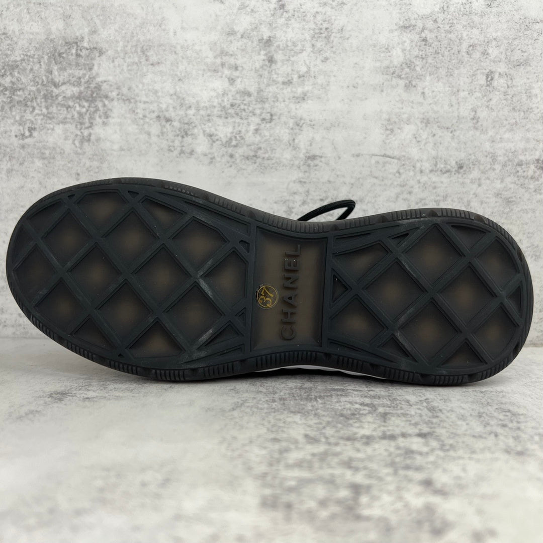 Chanel 22B "Beige-Blue-Black"