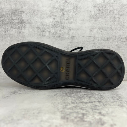 Chanel 22B "Beige-Blue-Black"