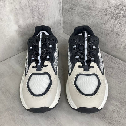 Moncler Lite Runners "Beige-Black"