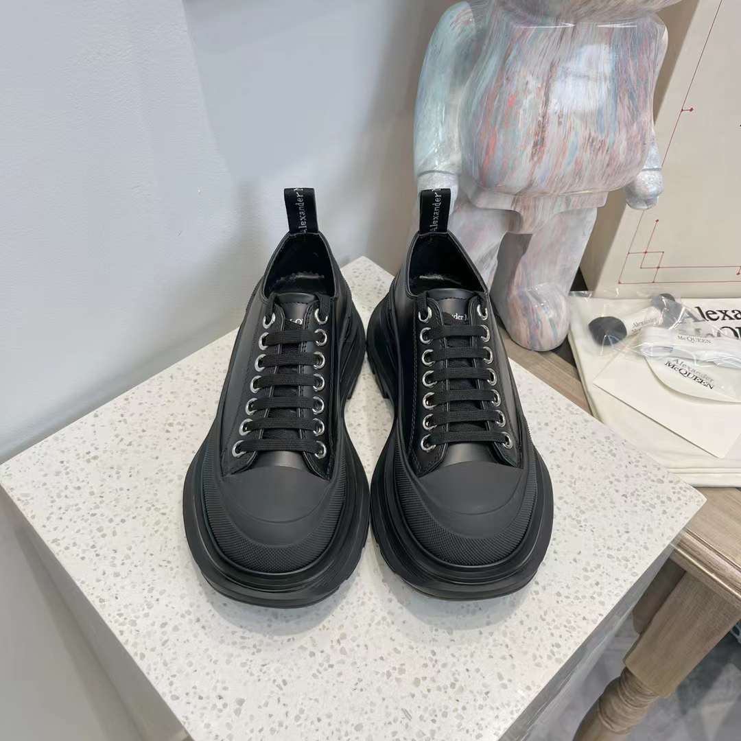 Alexander McQueen Tread Slick Leather Low "Black"