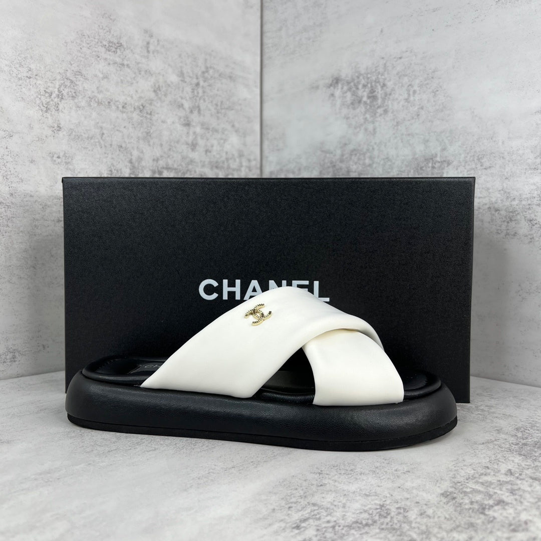 Chanel Slides "Black-White"