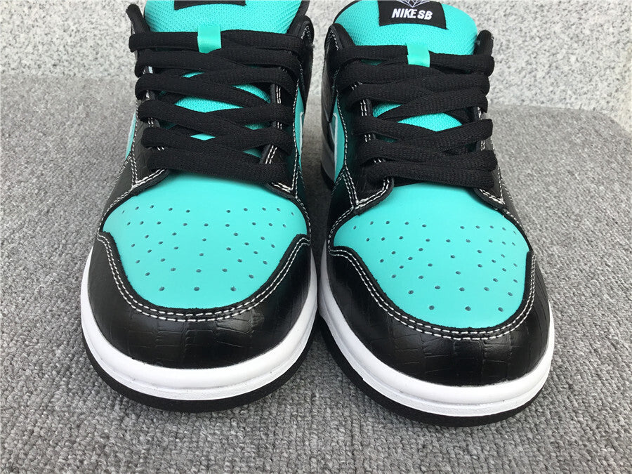 Nike Diamond Supply Co. x Dunk Low Pro SB "Tiffany"