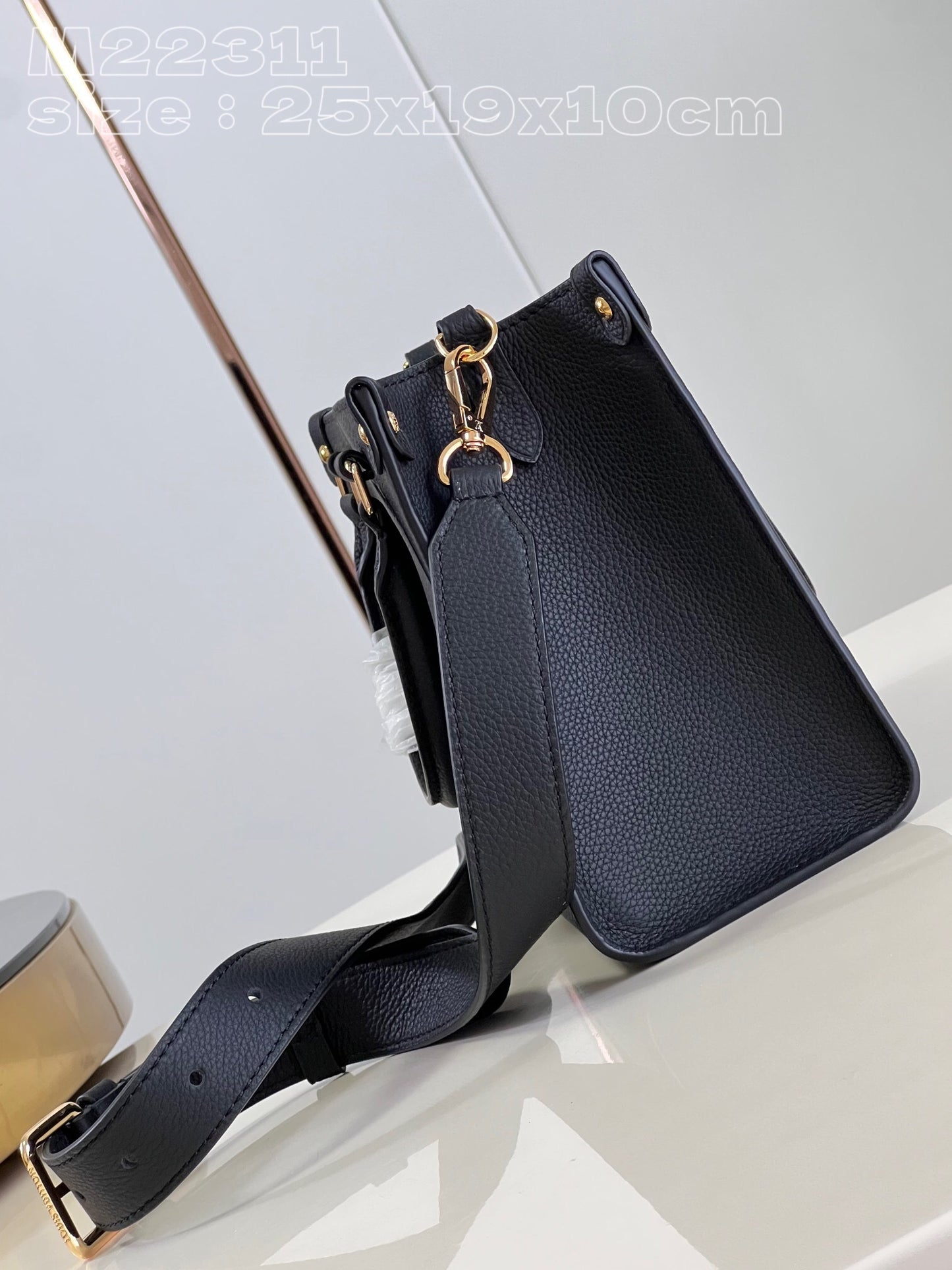 Louis Vuitton Lock & Go