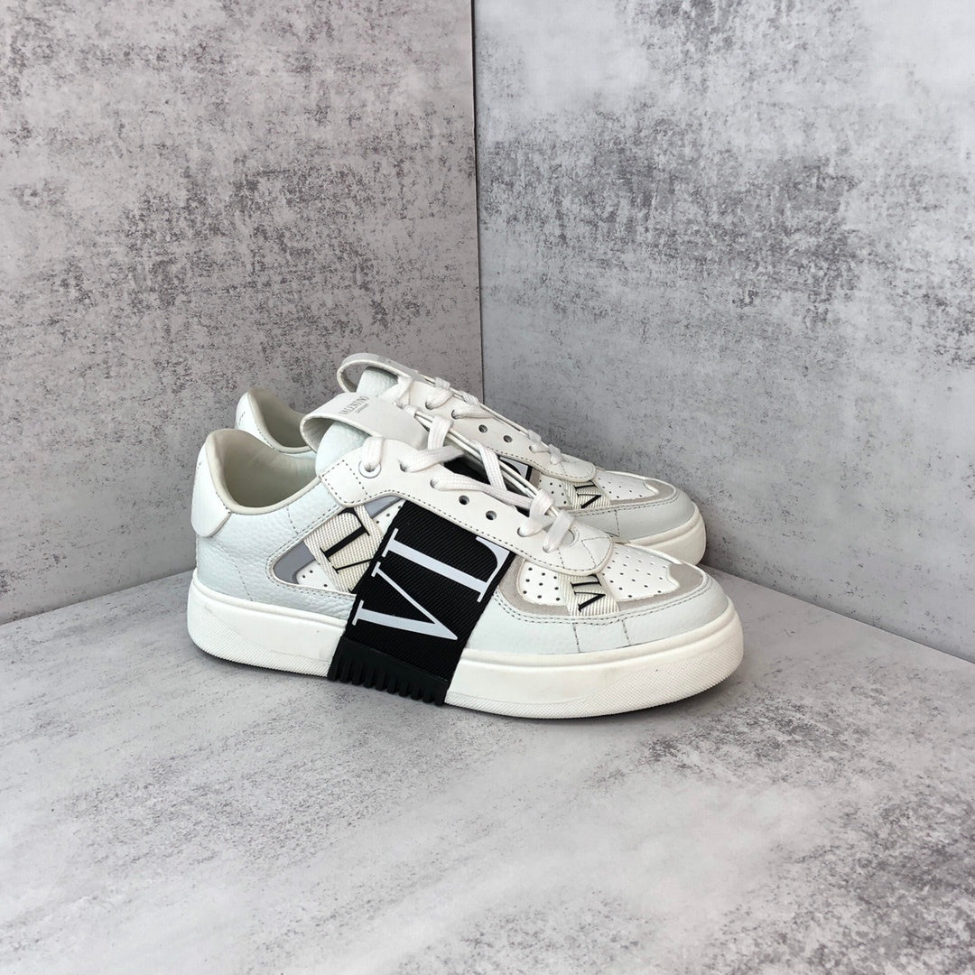 Valentino Garavani VL7N "White-Black"
