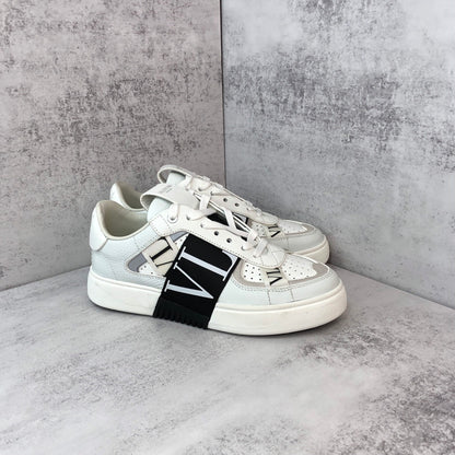 Valentino Garavani VL7N "White-Black"