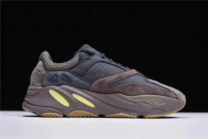 Yeezy 700 "Mauve"