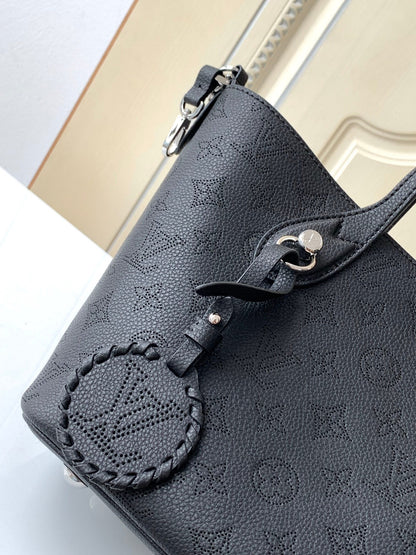 Louis Vuitton Blossom PM