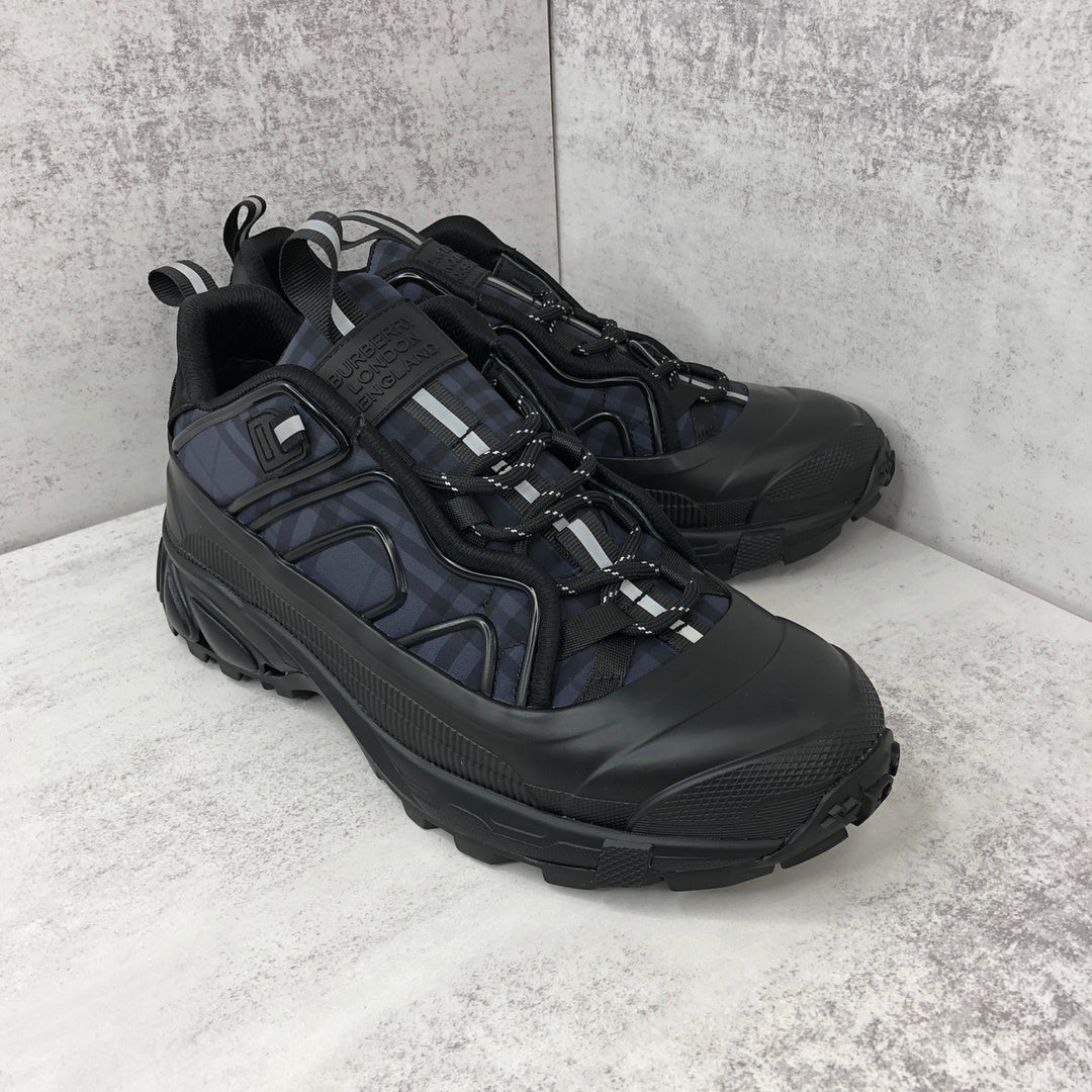 Burberry Arthur "Black-Blue"