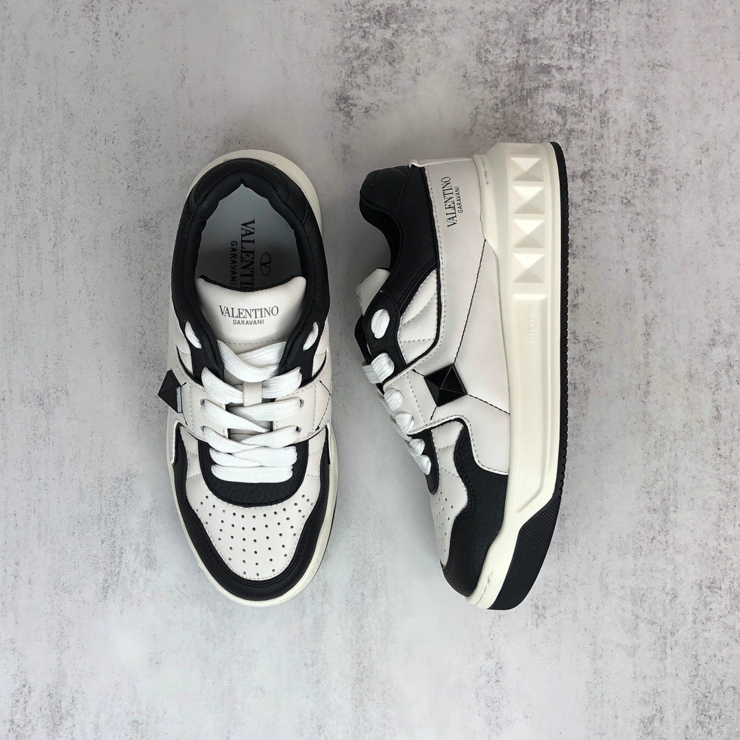 Valentino Garavani One Stud "White-Black"