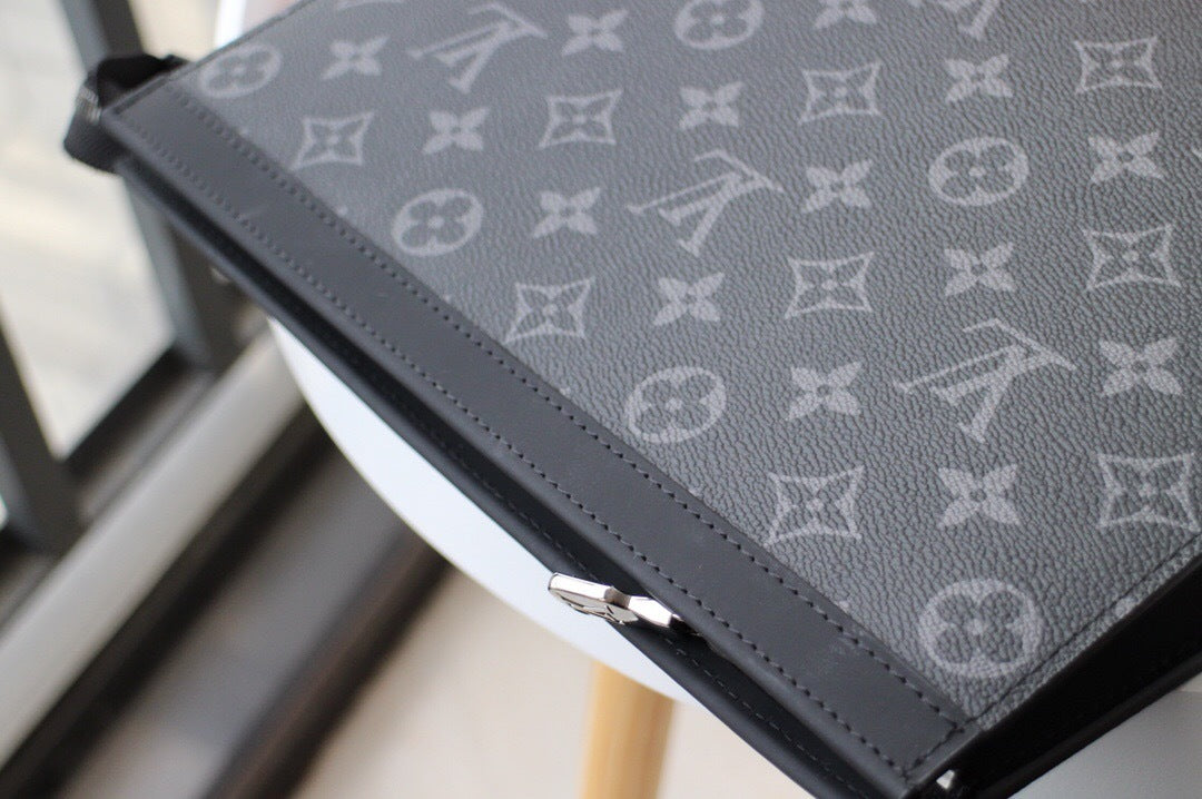 Louis Vuitton Pochette Voyage MM "Monogram Eclipse"