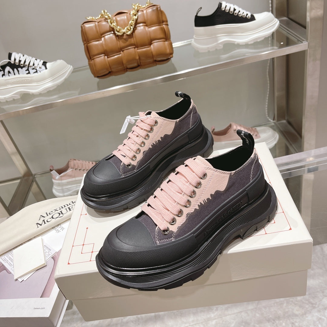Alexander McQueen Tread Slick Low "Black-Pink"