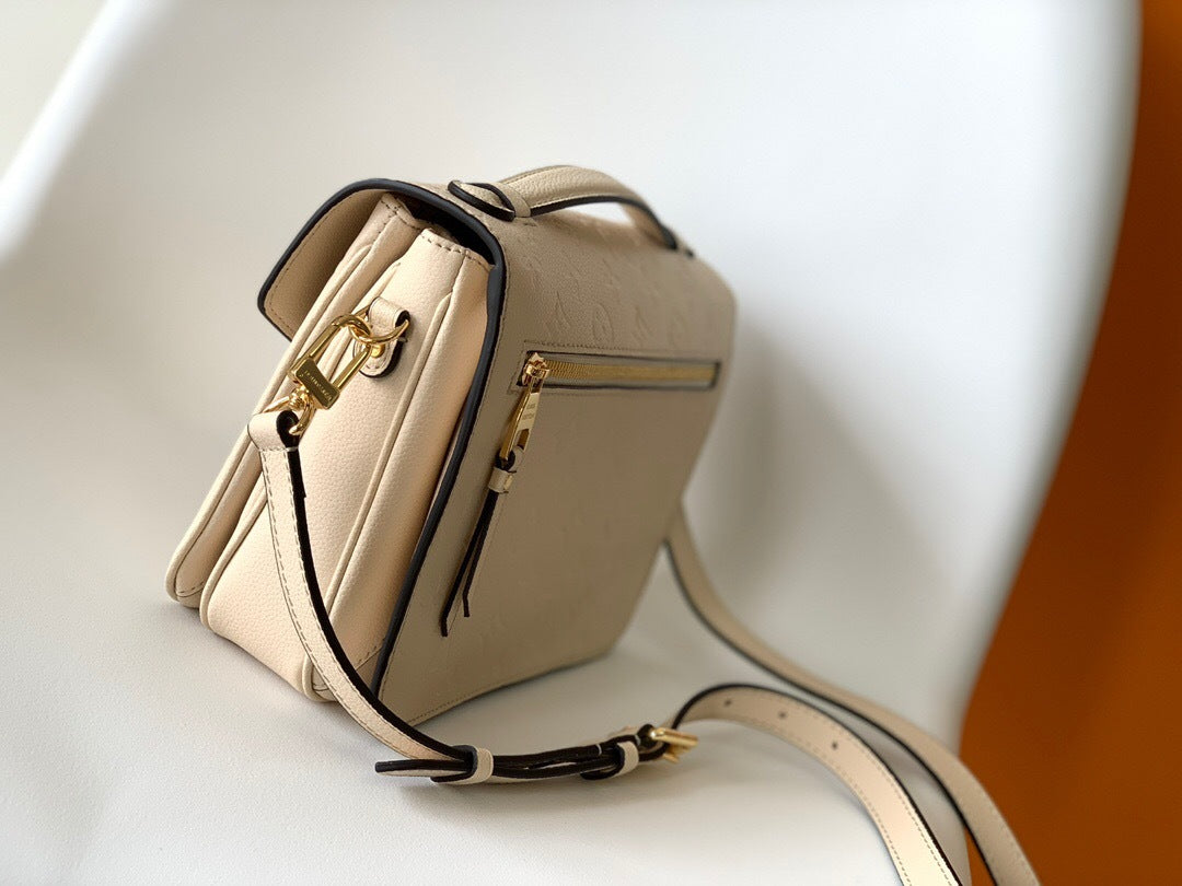 Louis Vuitton Pochette Métis