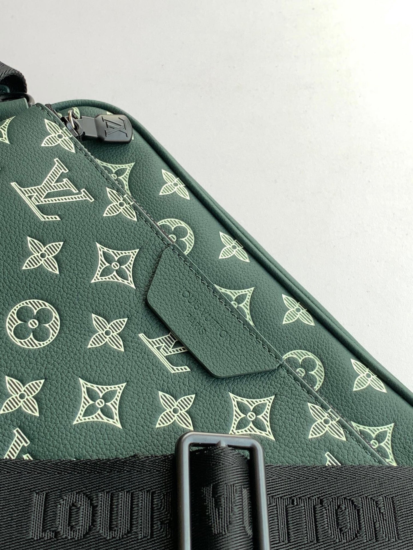 Louis Vuitton Trio Messenger
