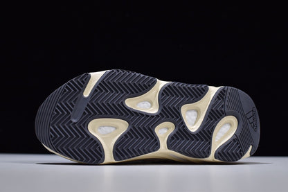 Yeezy 700 "Analog"