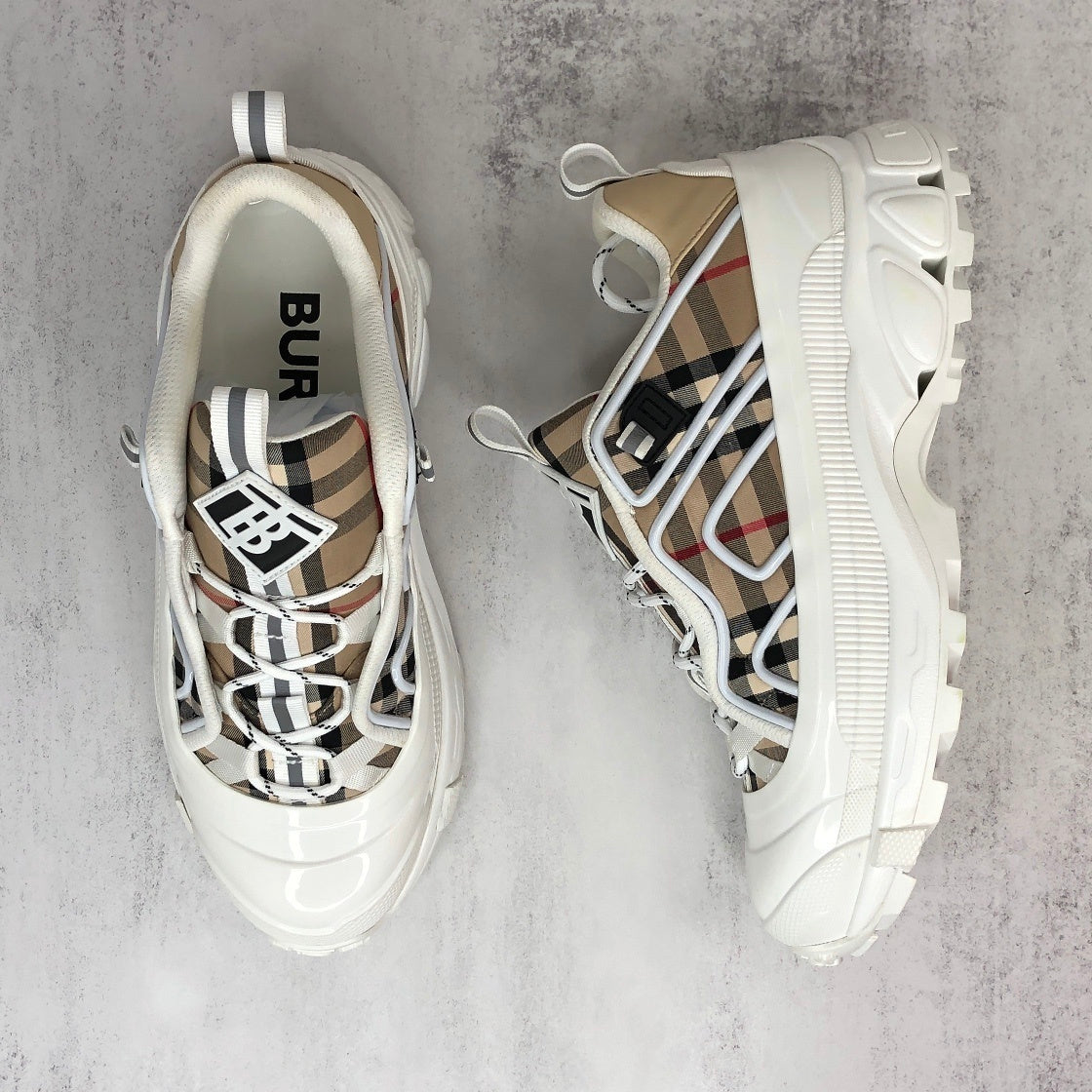 Burberry Arthur "White-Vintage"