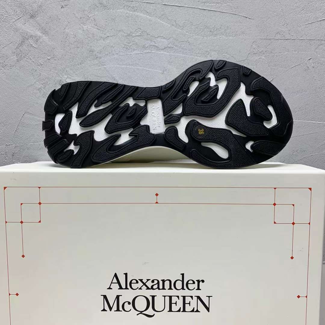 Alexander McQueen Sprint Runner "White-Black"