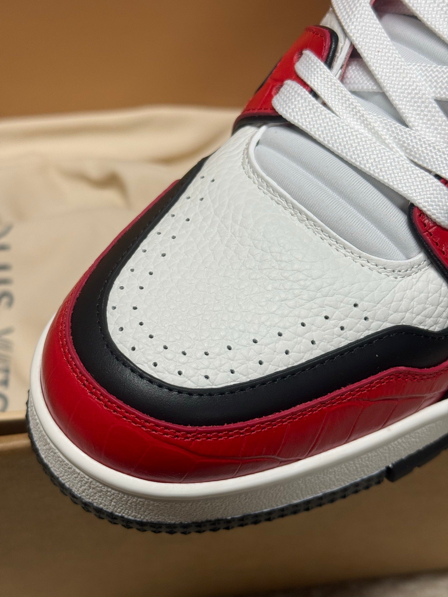 Louis Vuitton LV Trainers "White-Red Crocodile"