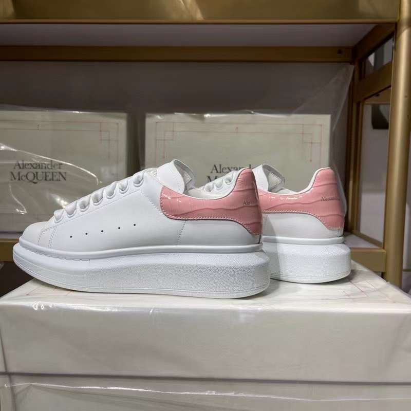 Alexander McQueen Oversized "White-Pink Crocodile"