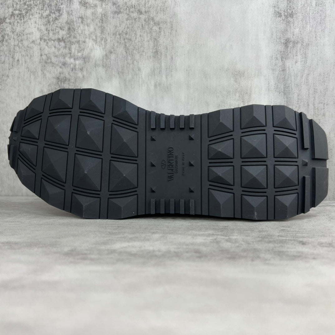 Valentino Garavani Netrunner "White-Black"