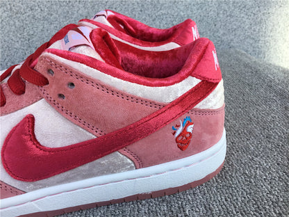 Nike Dunk Low Pro SB "Strange Love"