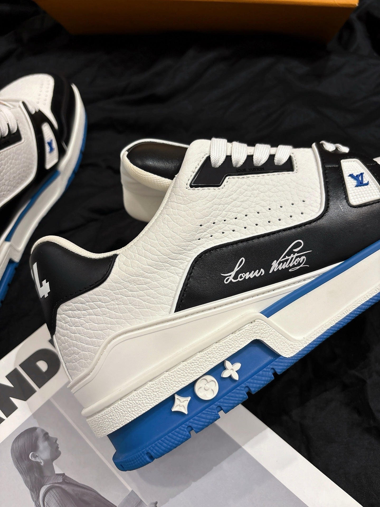 Louis Vuitton LV Trainers "White-Black-Blue"