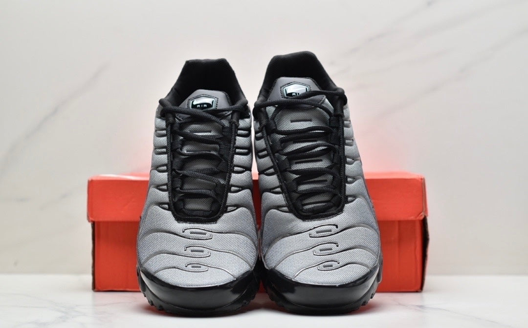 Nike Air VaporMax Plus "Grey-Black"