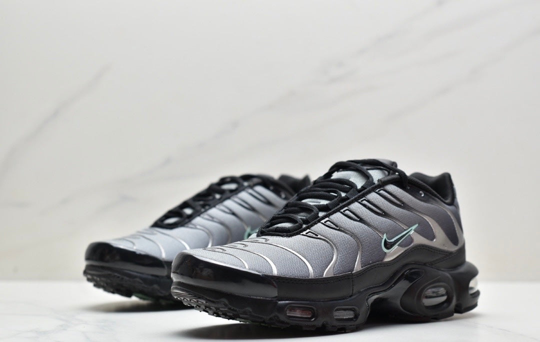 Nike Air VaporMax Plus "Grey-Black"