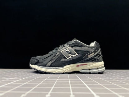 New Balance 1906R “Black-Grey”