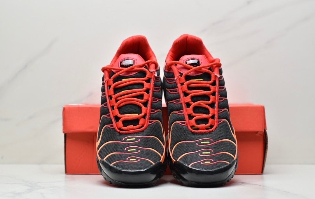 Nike Air VaporMax Plus “Black-Orange-Red”