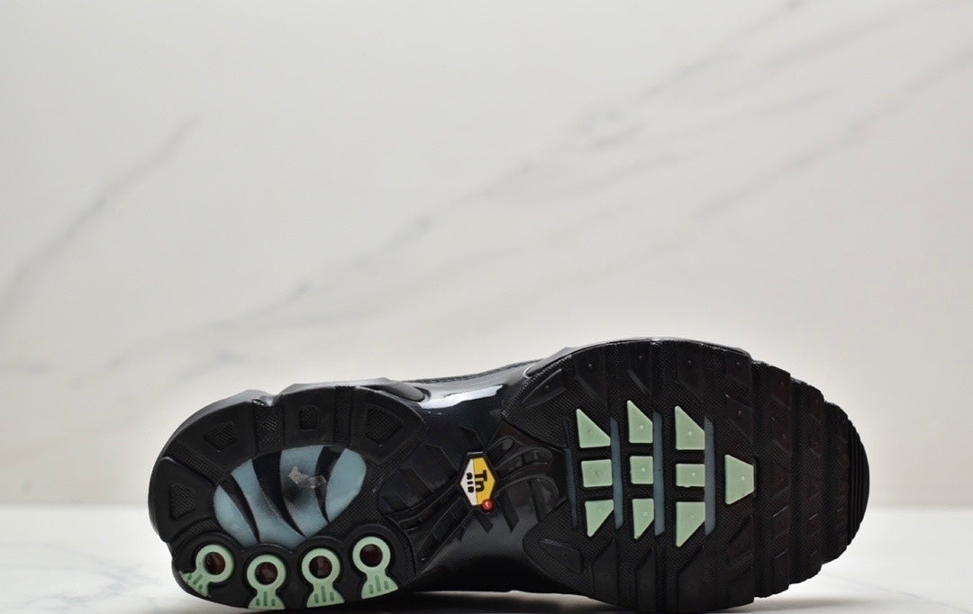 Nike Air VaporMax Plus "Grey-Black"