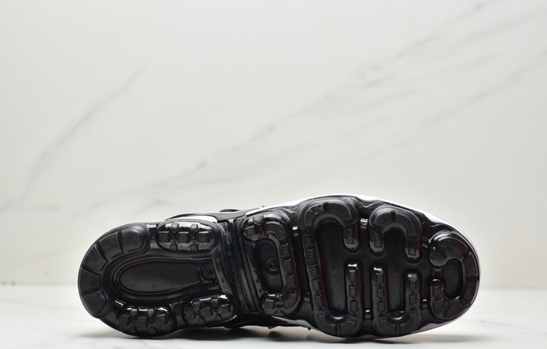 Nike Air VaporMax Plus “Black-White”