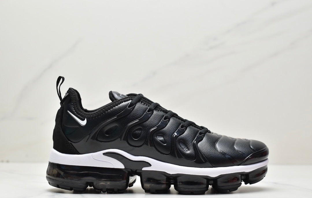 Nike Air VaporMax Plus “Black-White”