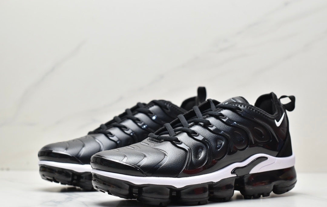Nike Air VaporMax Plus “Black-White”
