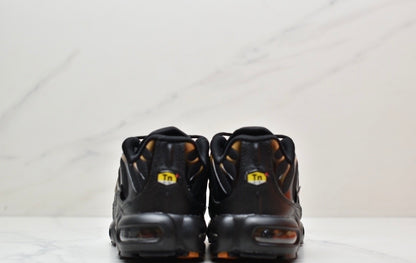 Nike Air VaporMax Plus “Black-Gold”