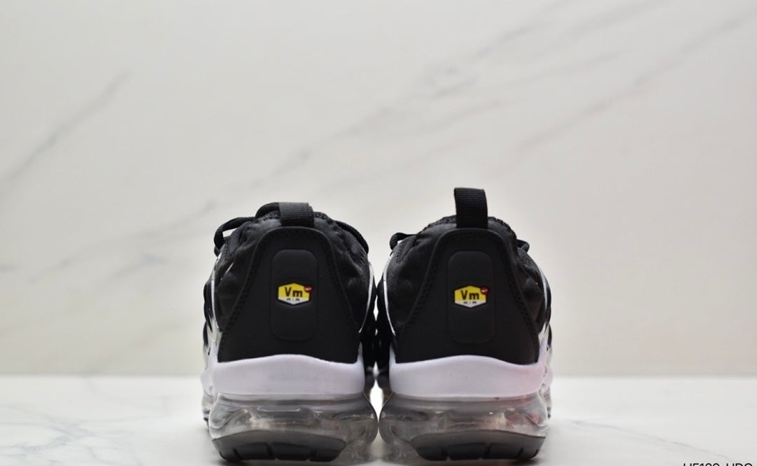 Nike Air VaporMax Plus “Black-White”