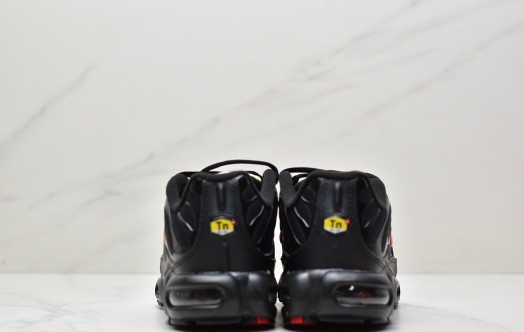 Nike Air VaporMax Plus "Black-Red"